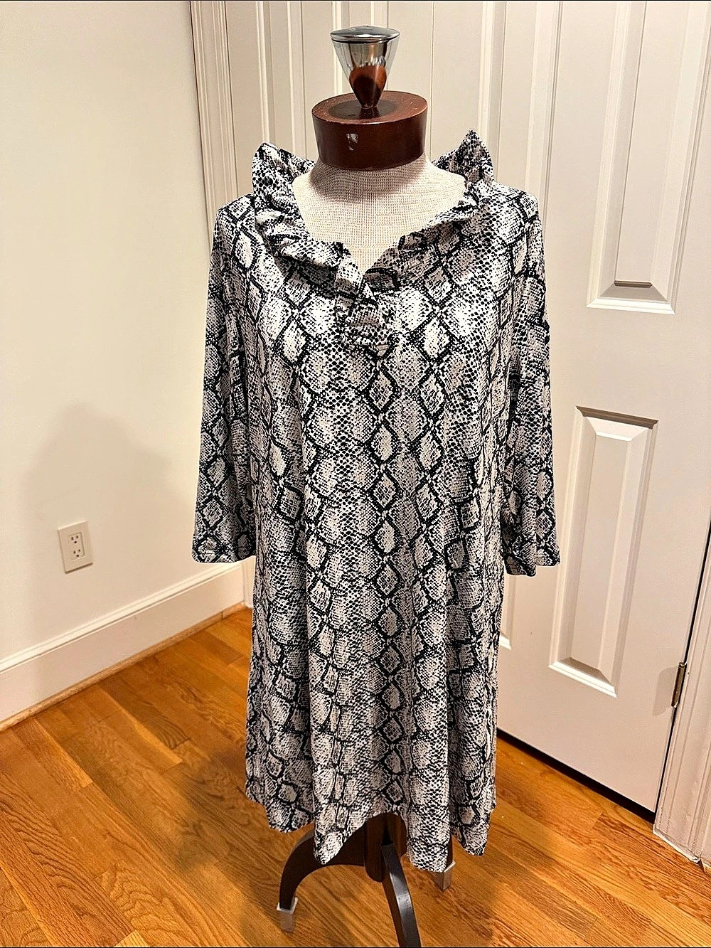 Lulu-B Snake Print Mini Dress Size XL Like New